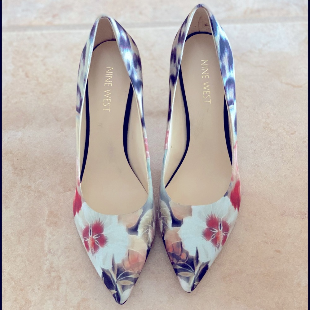 Brand new Nine West printed heels in sz 5 1/2